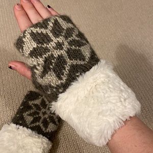 Splendid Fuzzy Fingerless Gloves